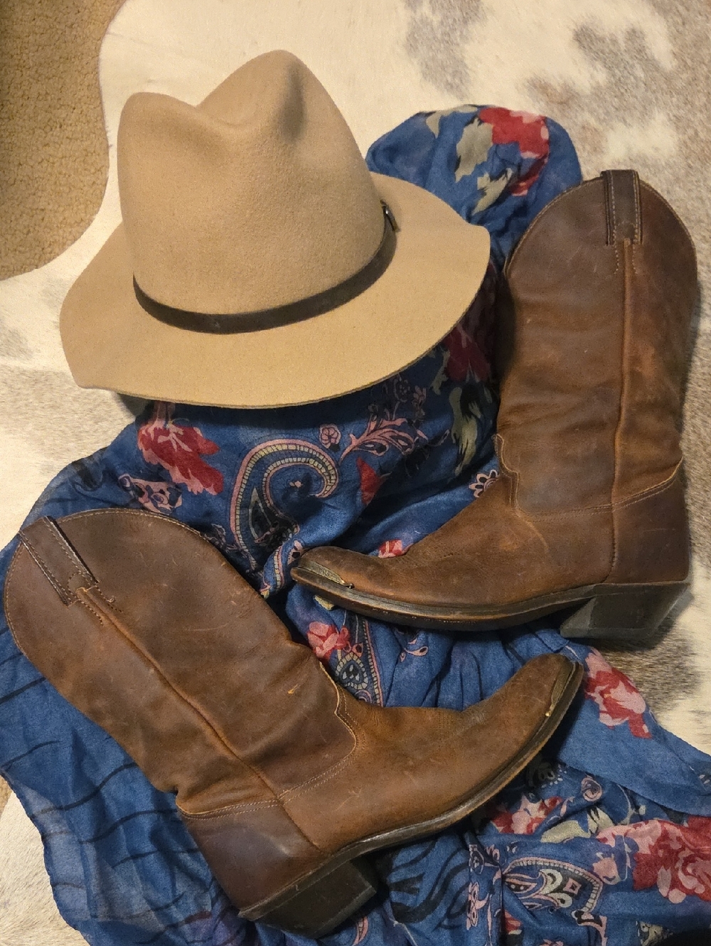 Laredo Rustic Brown Leather Cowboy Boots - Pull-On Western Style